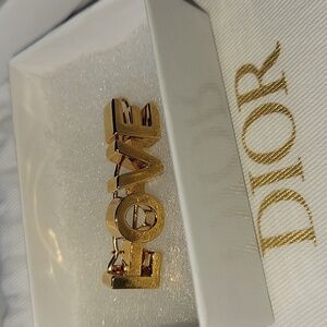 Burberry LOVE Gold Hair Clip